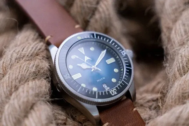 Sea Hunt ( Blue Dial )