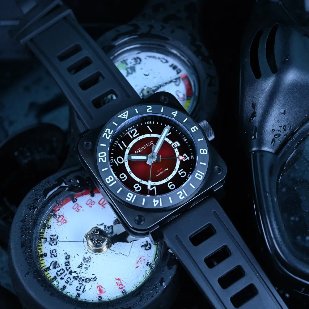 Shadow Raider GMT DLC Black Fumé Red Dial