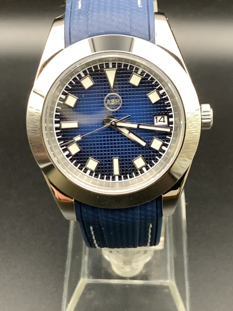 Blueberry. 39mm Stainless steel case. Sapphire crystal. NH35 automatic.
