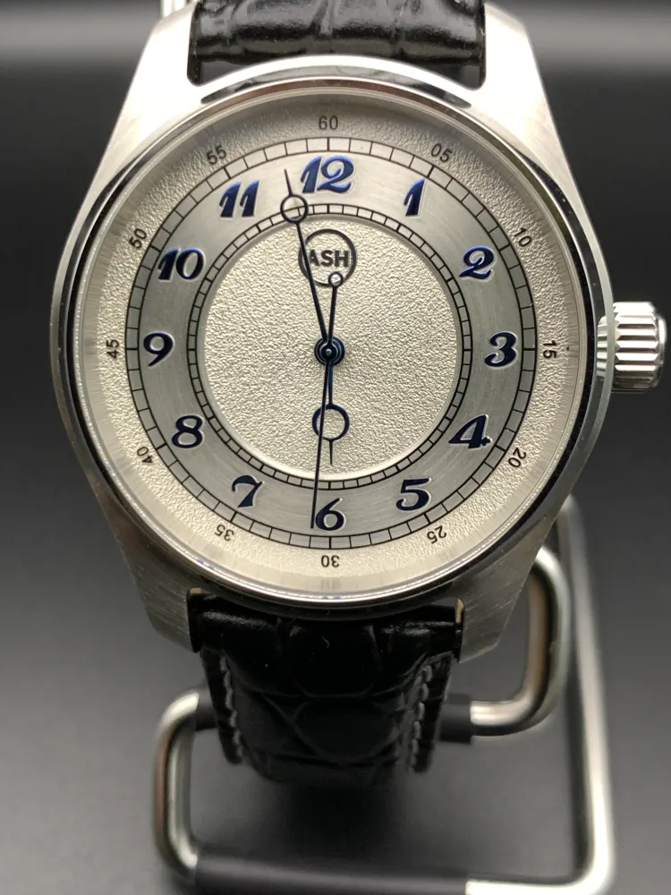 Timeless. 39mm Stainless steel case. Sapphire crystal. NH38 automatic.